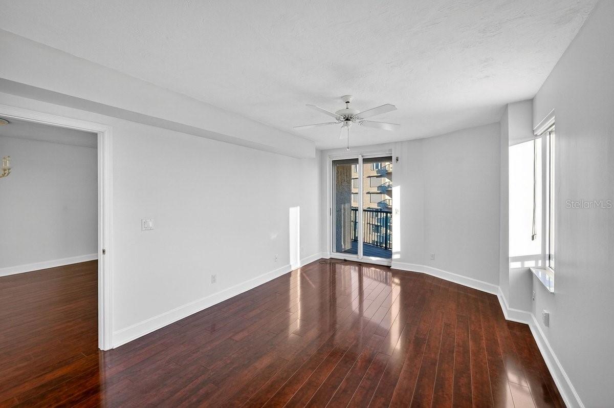 Image 24 of 51 For 4555 Atlantic Avenue 4411