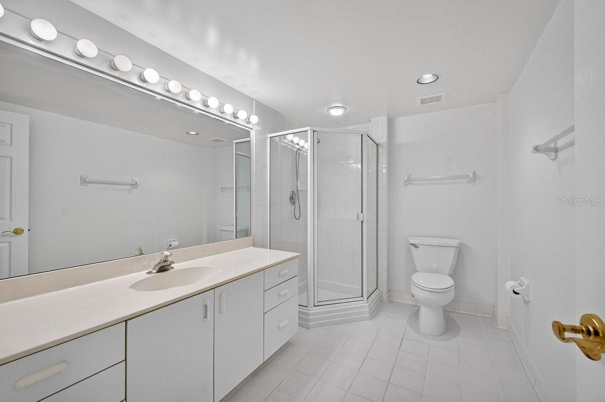 Image 35 of 51 For 4555 Atlantic Avenue 4411