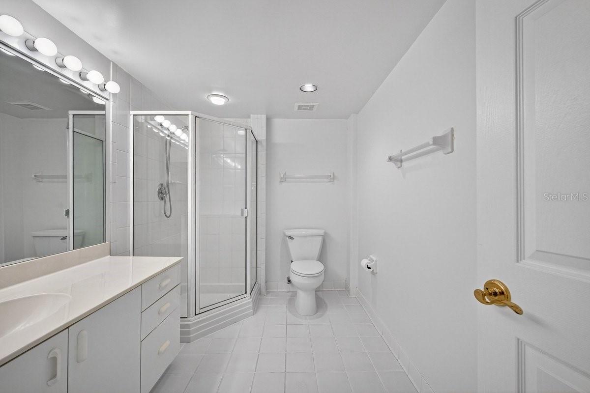 Image 36 of 51 For 4555 Atlantic Avenue 4411