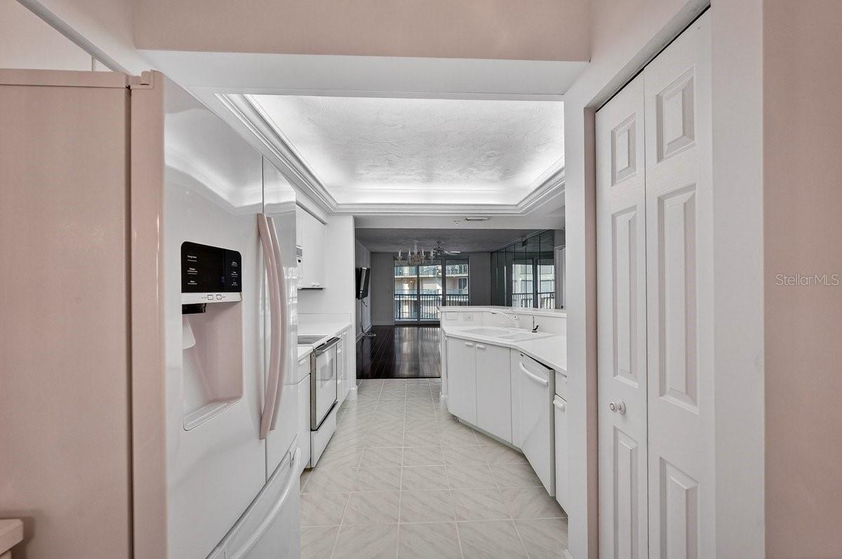 Image 6 of 51 For 4555 Atlantic Avenue 4411