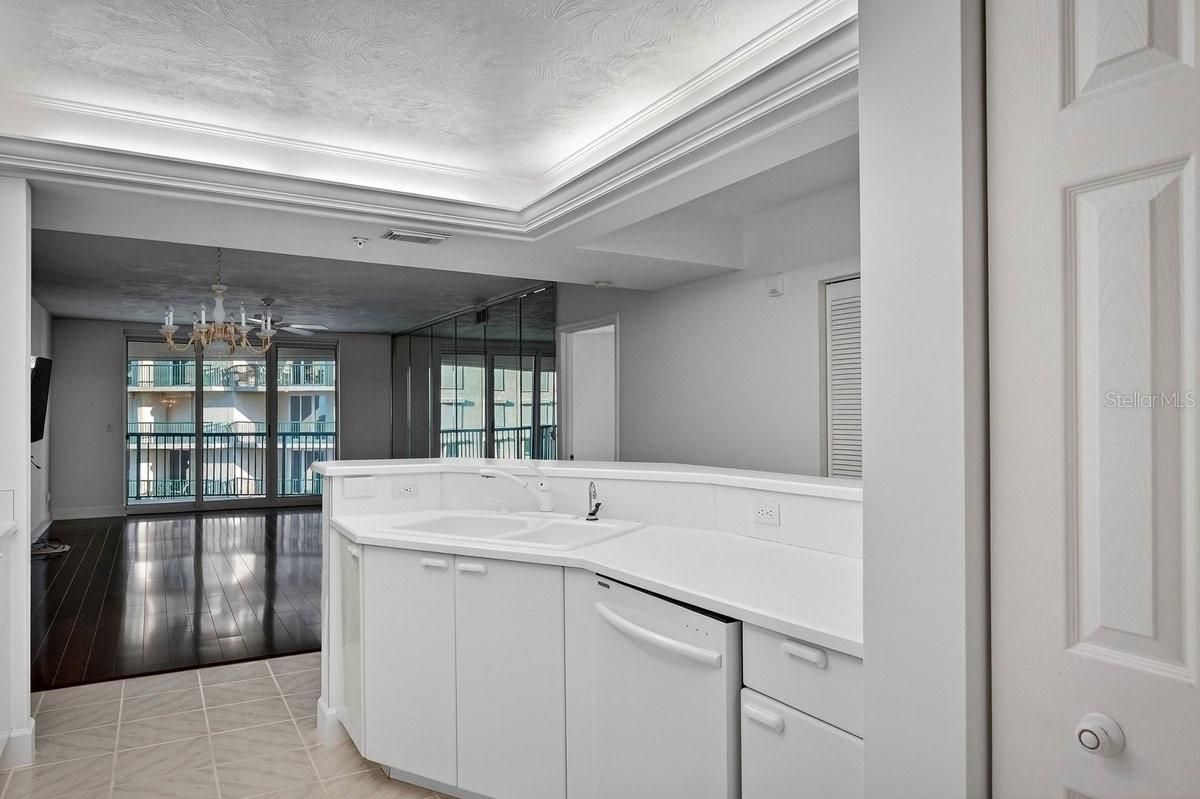 Image 8 of 51 For 4555 Atlantic Avenue 4411