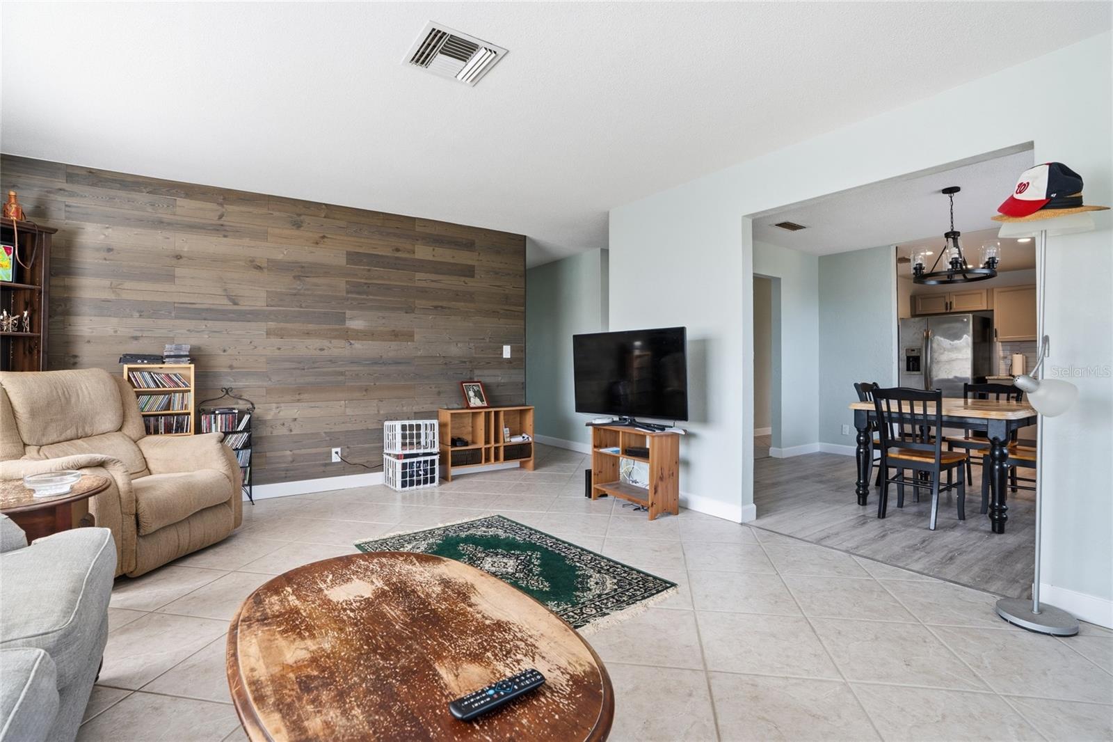 Image 10 of 31 For 743 Knollview Boulevard