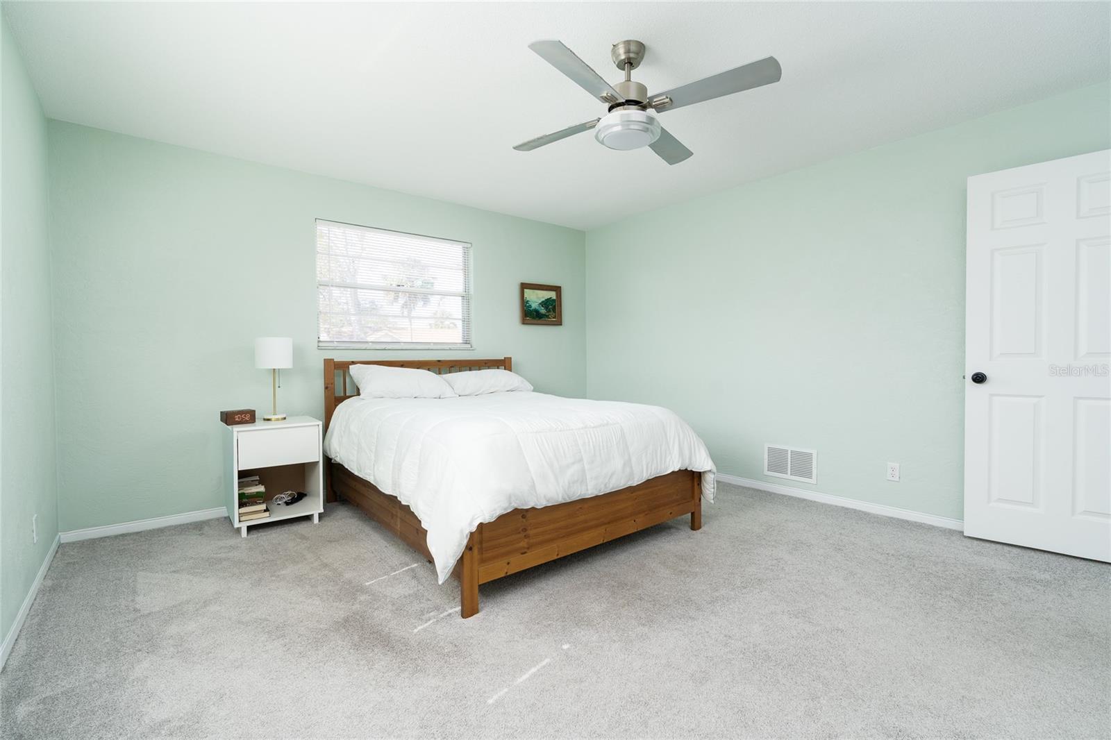 Image 11 of 31 For 743 Knollview Boulevard