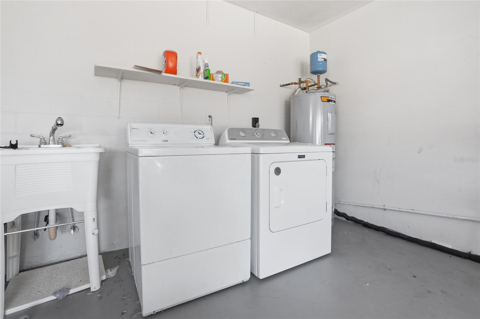 Image 20 of 31 For 743 Knollview Boulevard