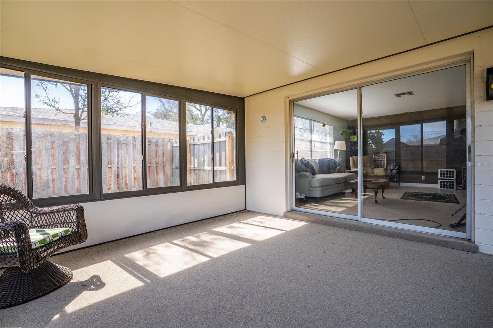 Image 21 of 31 For 743 Knollview Boulevard