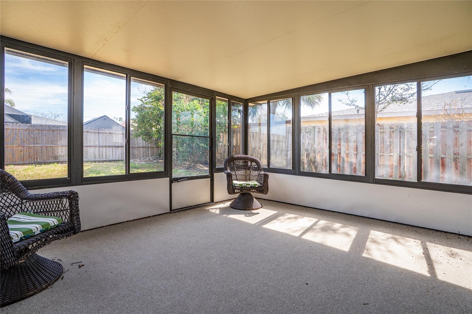 Image 22 of 31 For 743 Knollview Boulevard