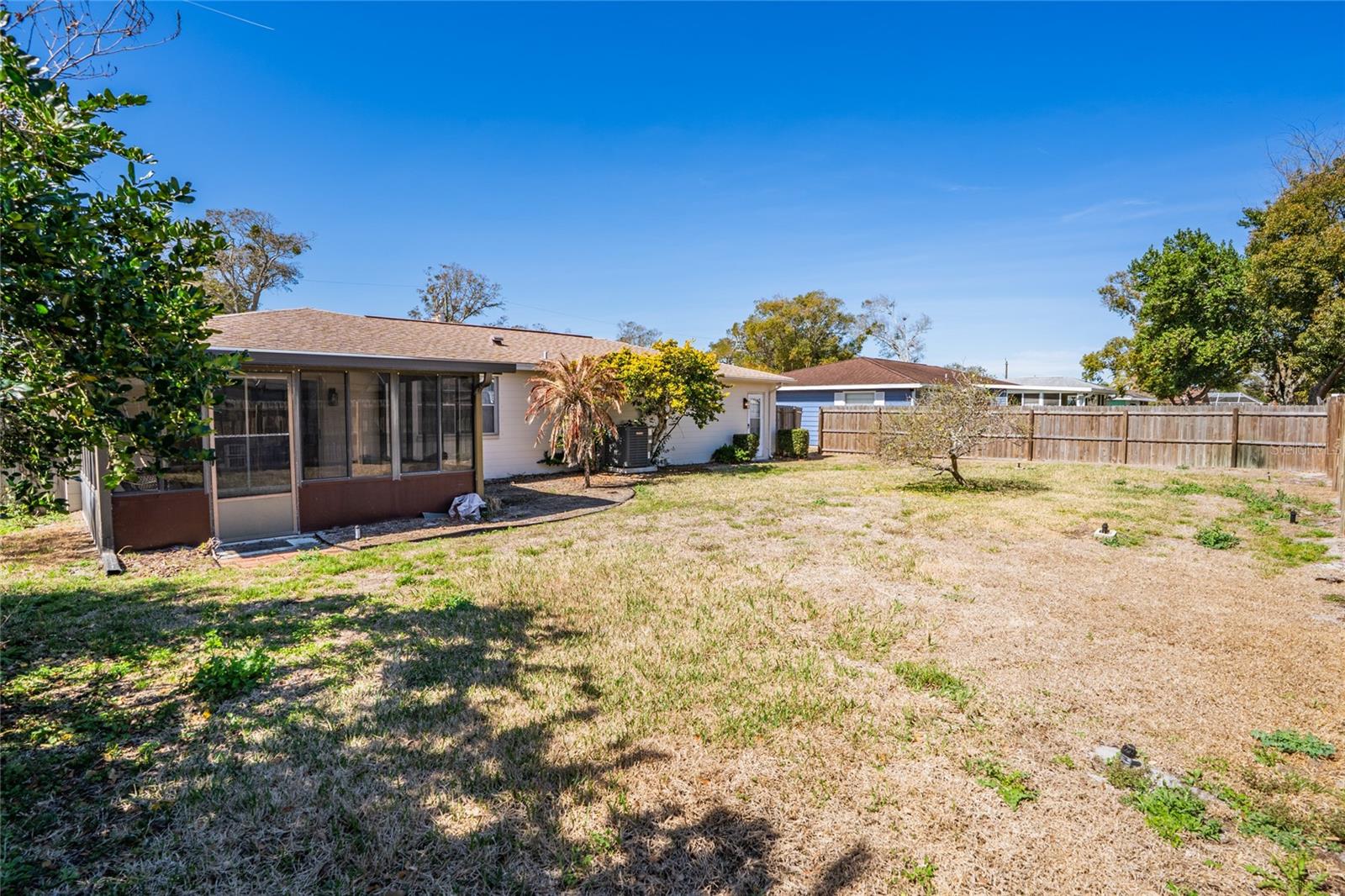 Image 25 of 31 For 743 Knollview Boulevard