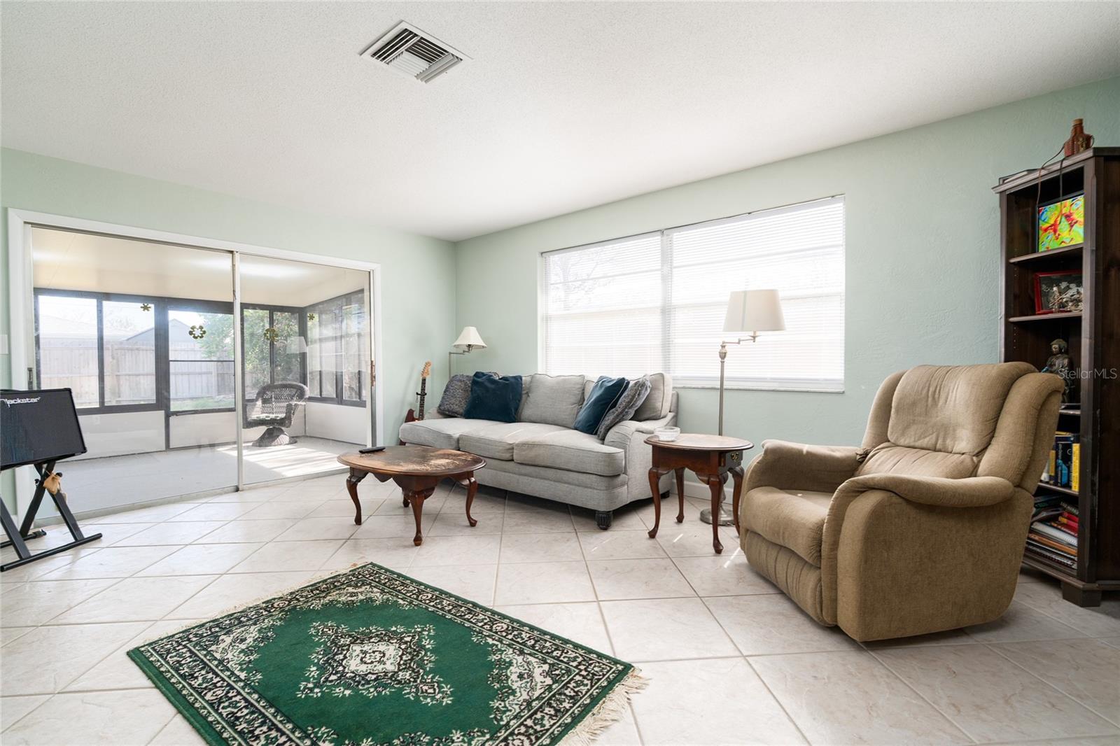 Image 9 of 31 For 743 Knollview Boulevard