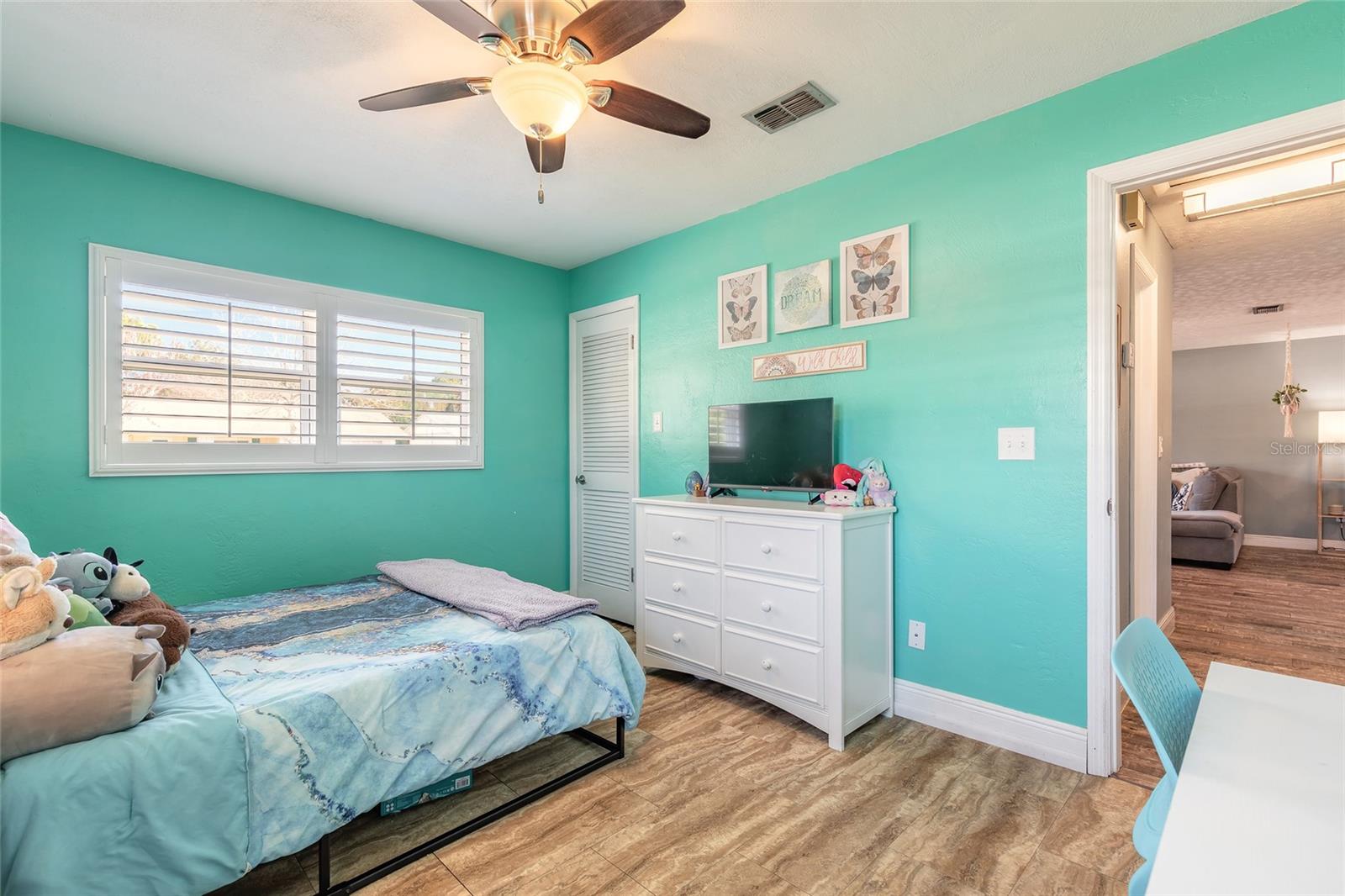 Image 20 of 39 For 220 Leisure Circle