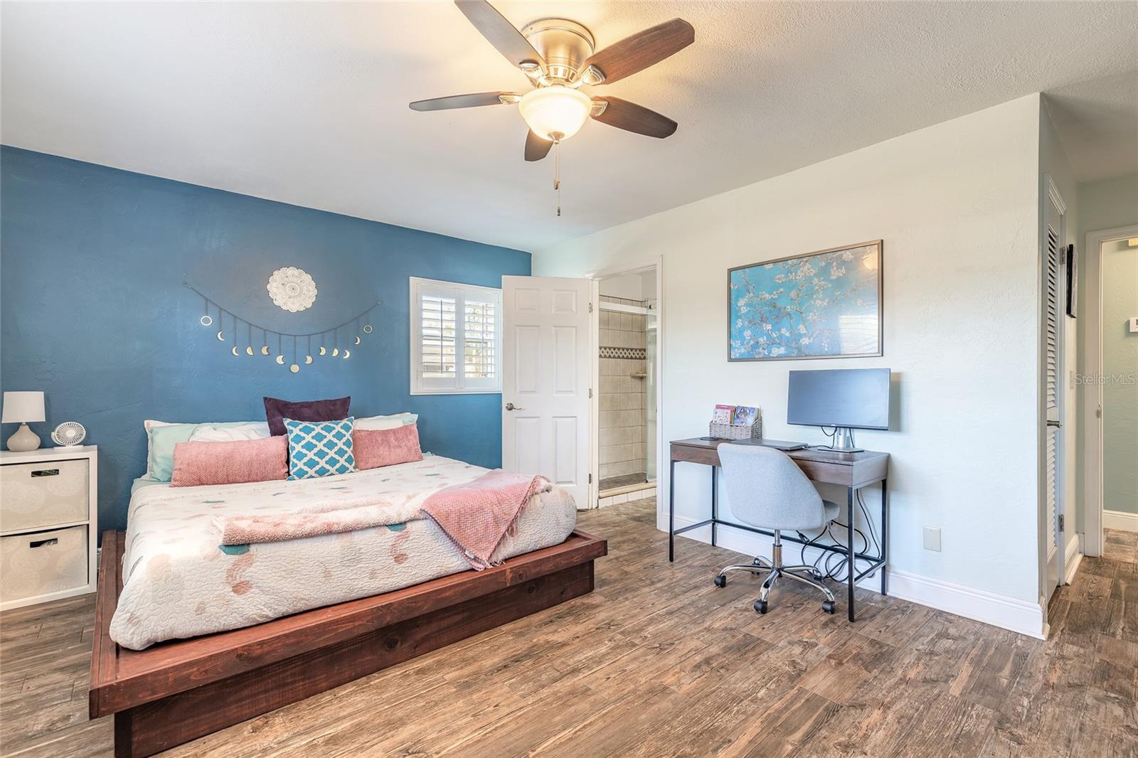 Image 23 of 39 For 220 Leisure Circle