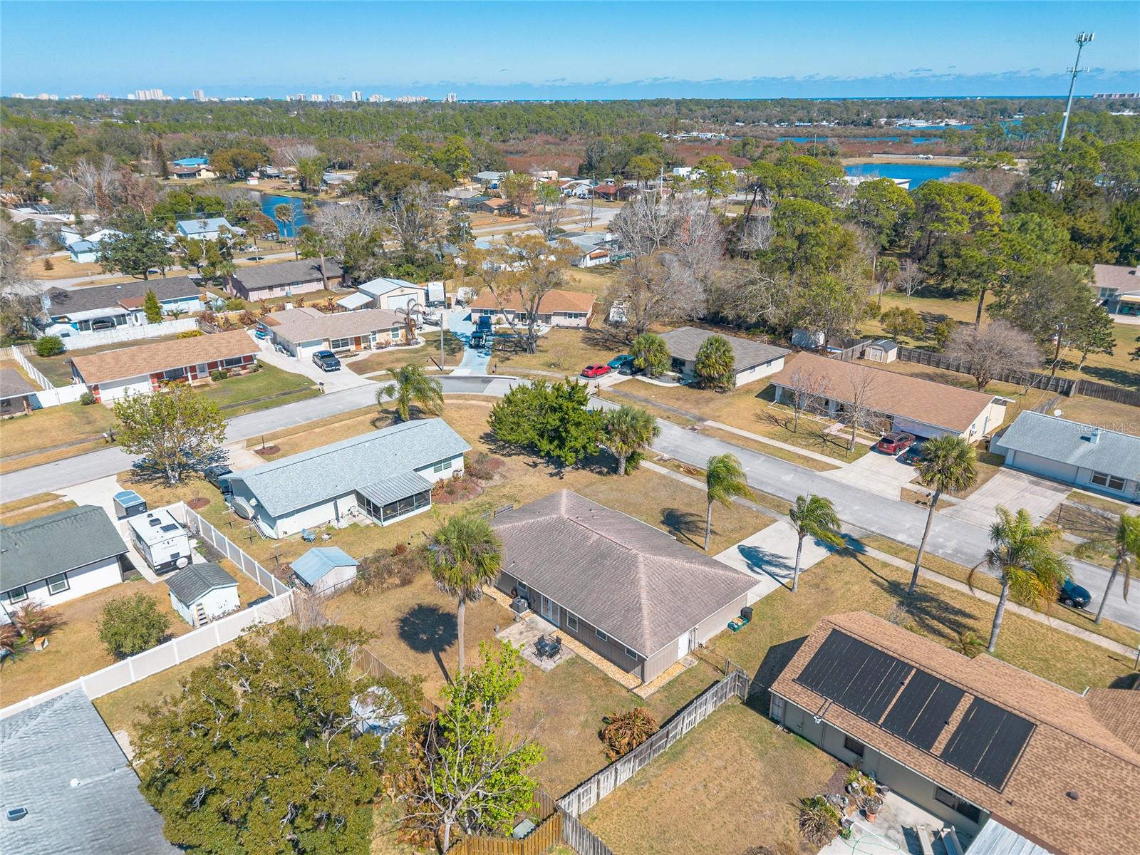 Image 34 of 39 For 220 Leisure Circle