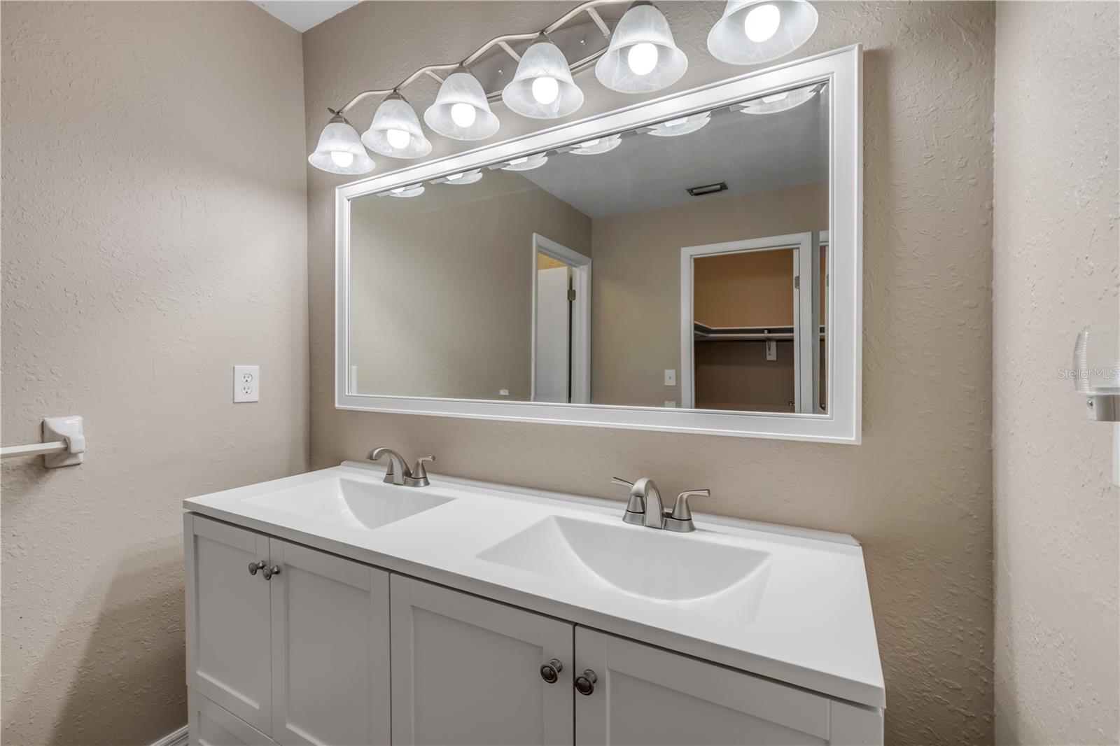 Image 39 of 58 For 2015 India Palm Drive