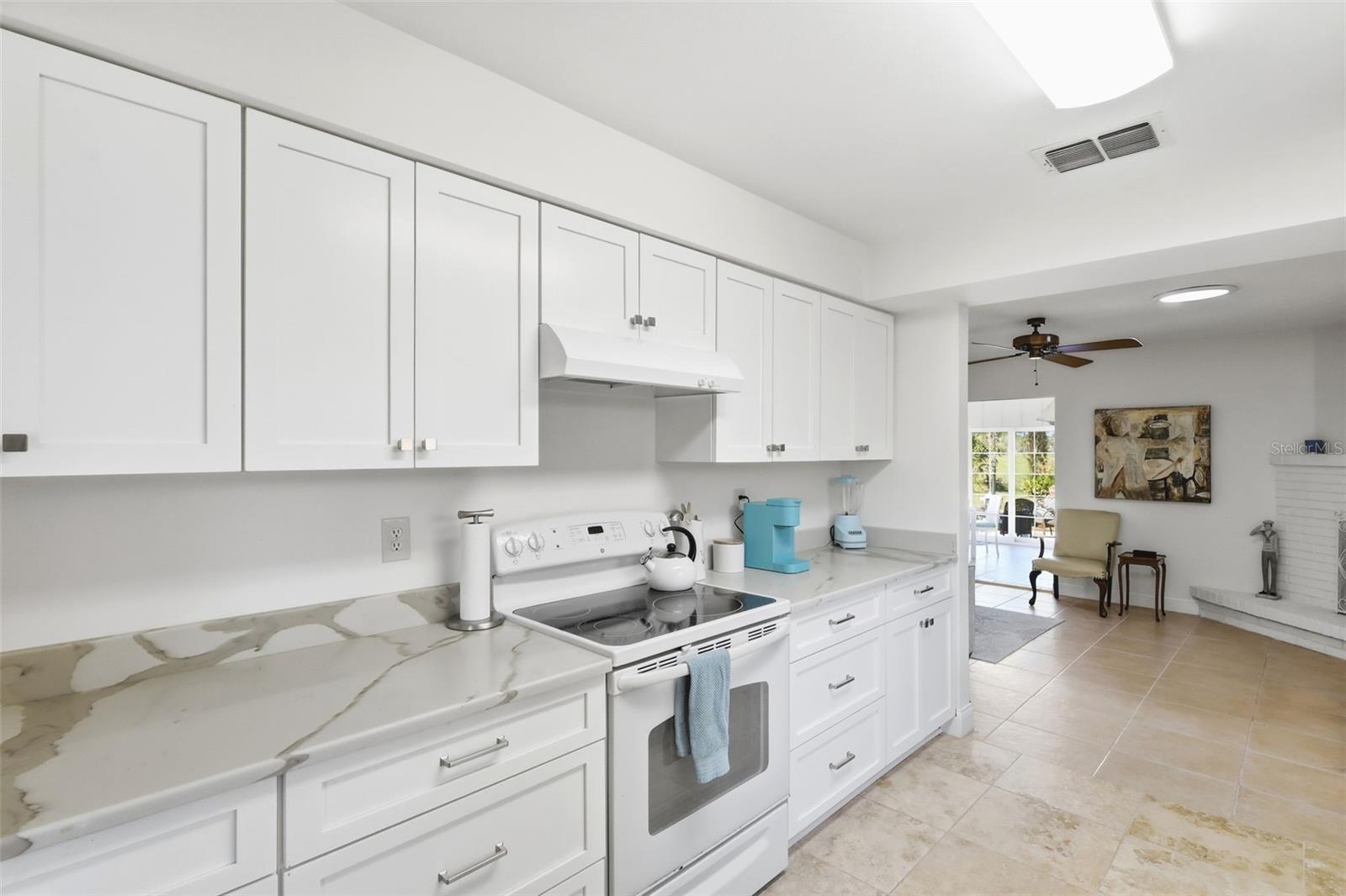 Image 17 of 44 For 727 Green Road