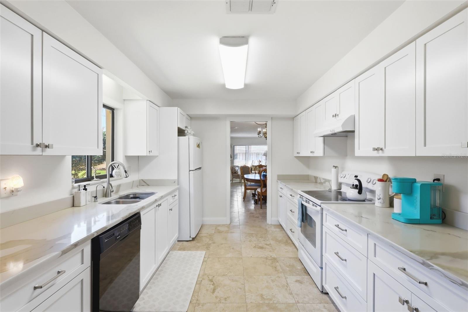 Image 18 of 44 For 727 Green Road