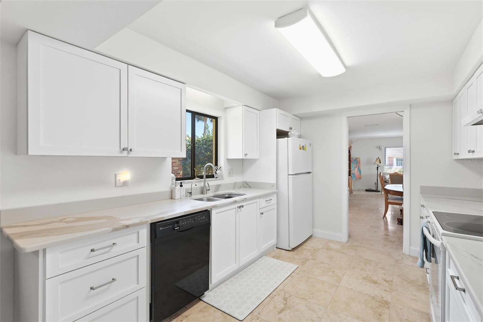 Image 19 of 44 For 727 Green Road