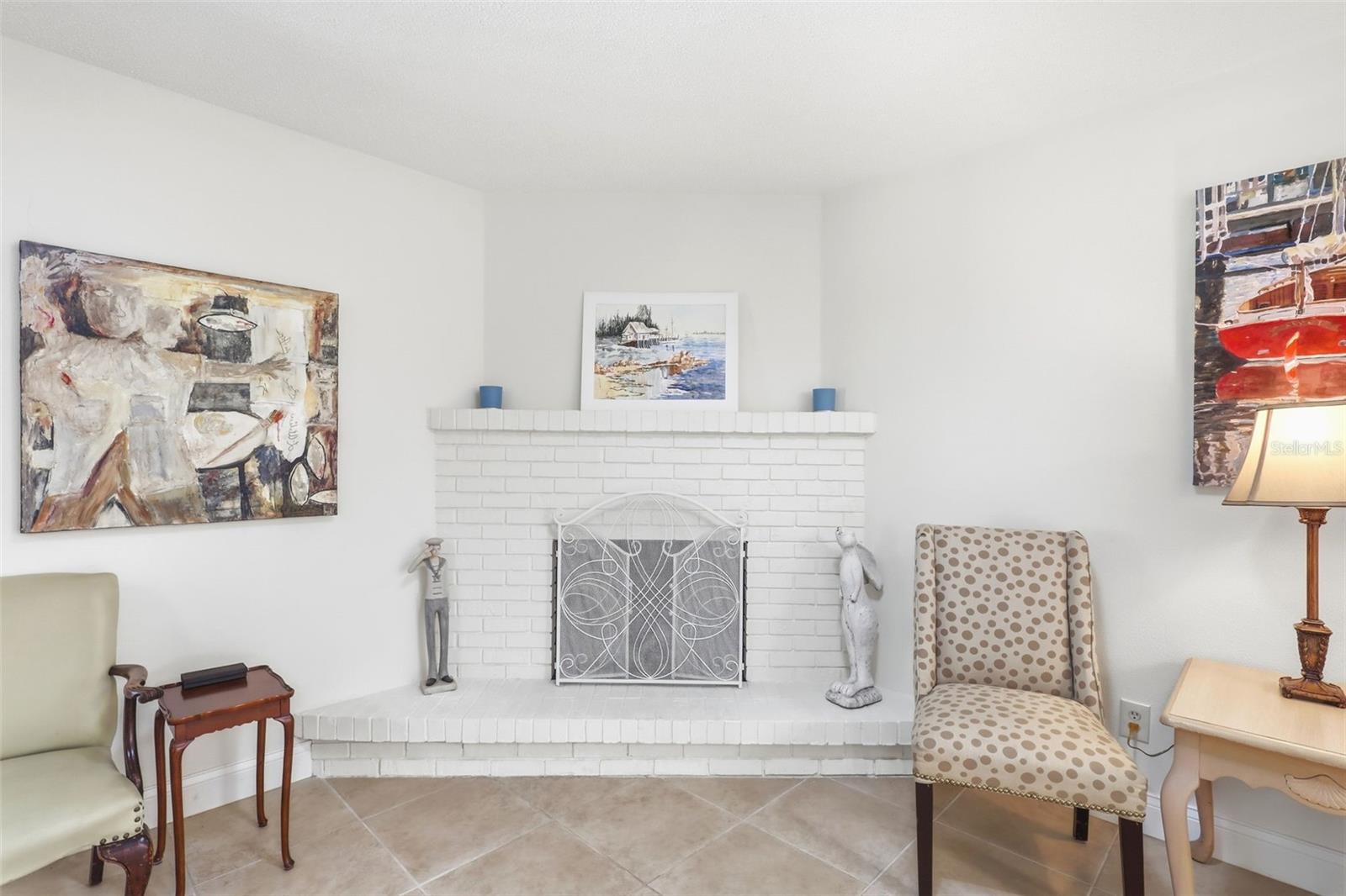 Image 21 of 44 For 727 Green Road