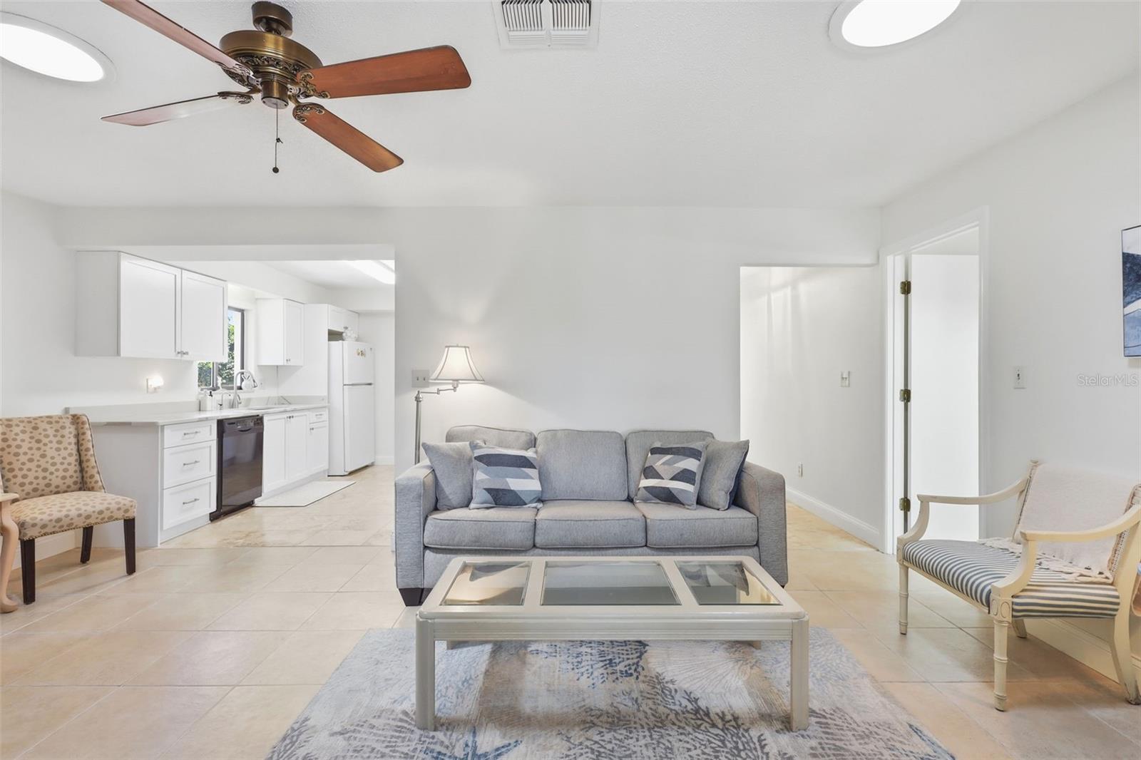 Image 22 of 44 For 727 Green Road