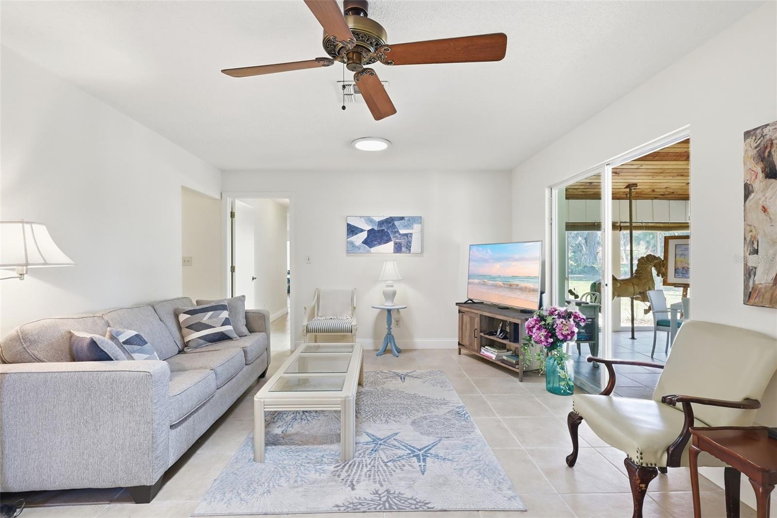 Image 24 of 44 For 727 Green Road