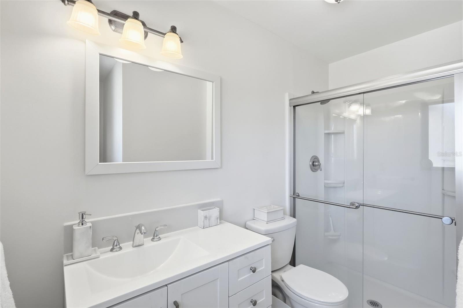 Image 34 of 44 For 727 Green Road