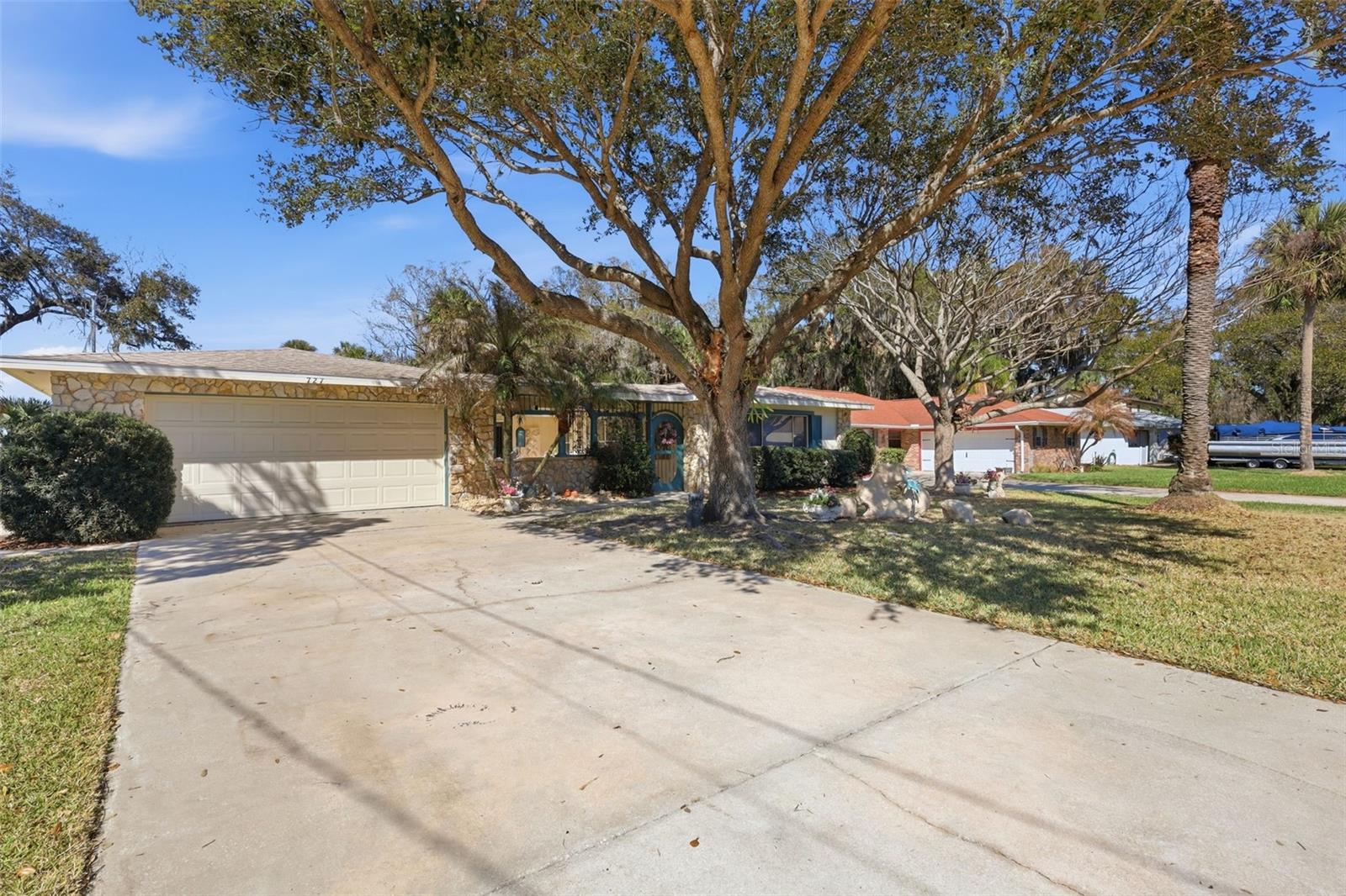 Image 42 of 44 For 727 Green Road