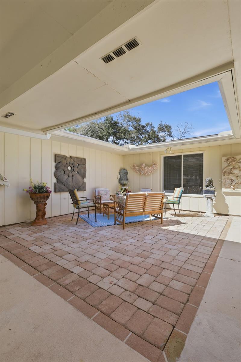 Image 7 of 44 For 727 Green Road