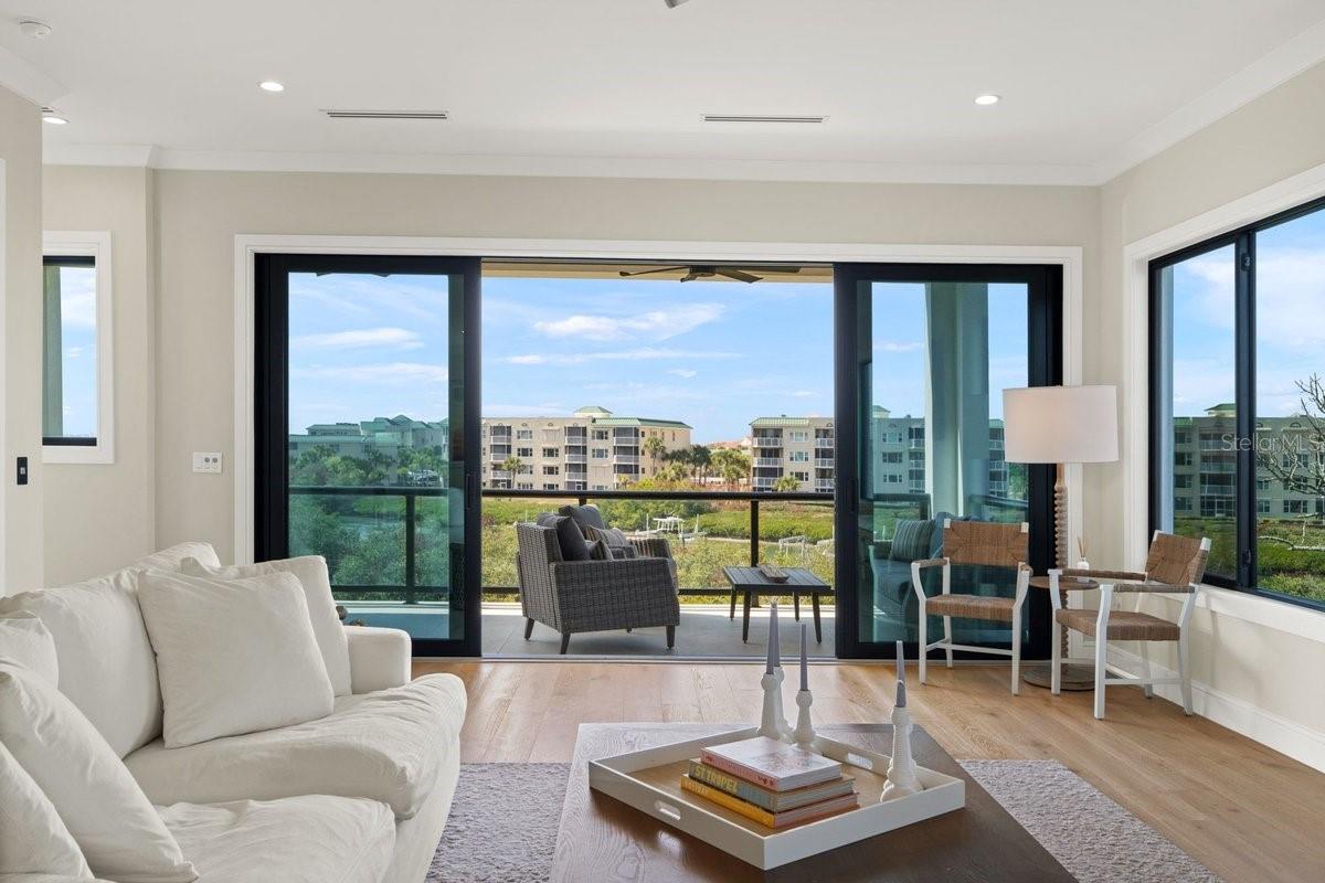 Image 12 of 70 For 552 Peninsula Avenue