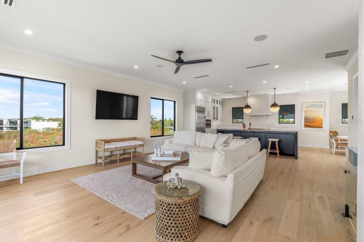 Image 14 of 70 For 552 Peninsula Avenue