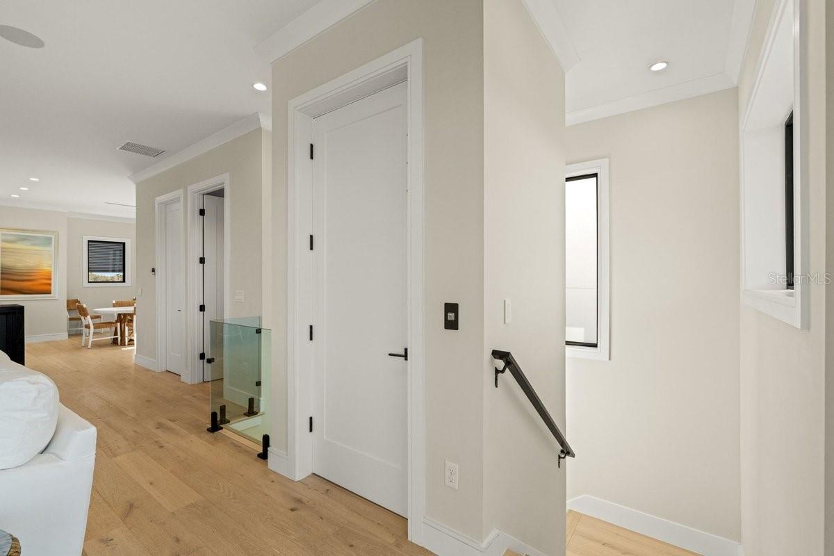 Image 15 of 70 For 552 Peninsula Avenue