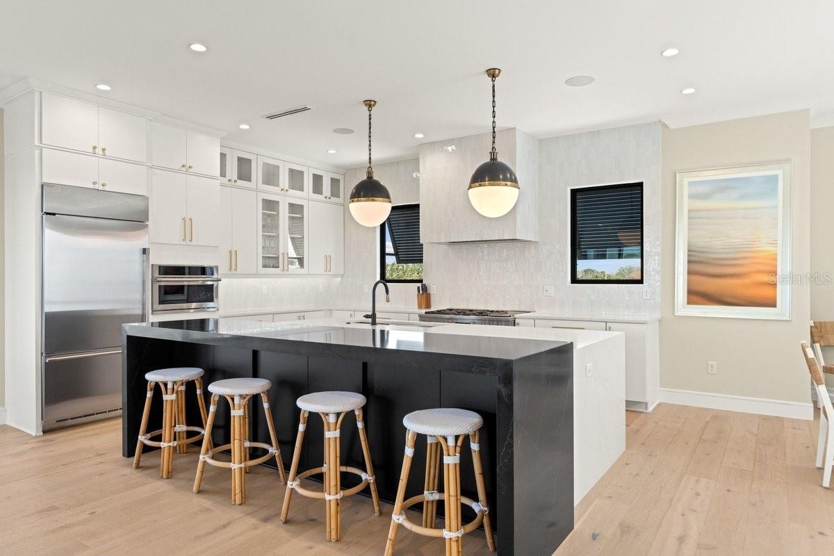 Image 16 of 70 For 552 Peninsula Avenue