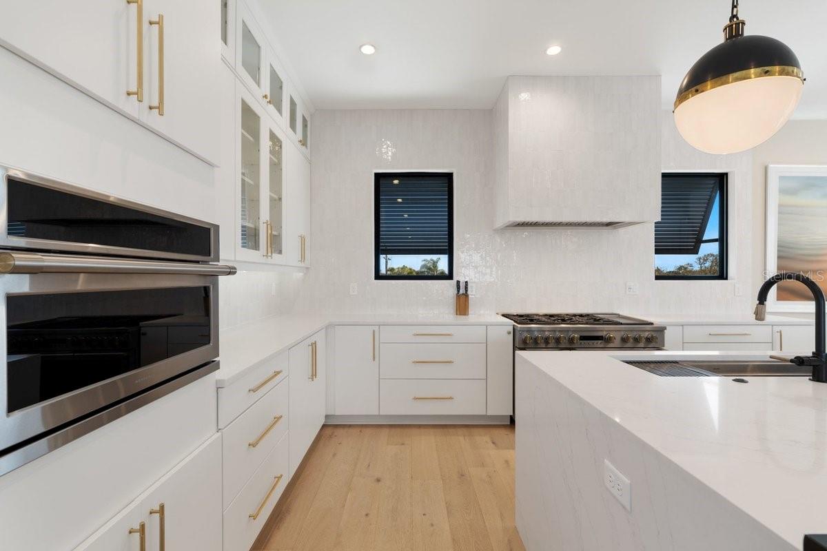 Image 18 of 70 For 552 Peninsula Avenue