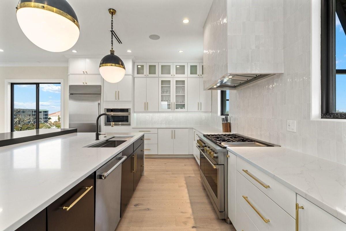 Image 20 of 70 For 552 Peninsula Avenue