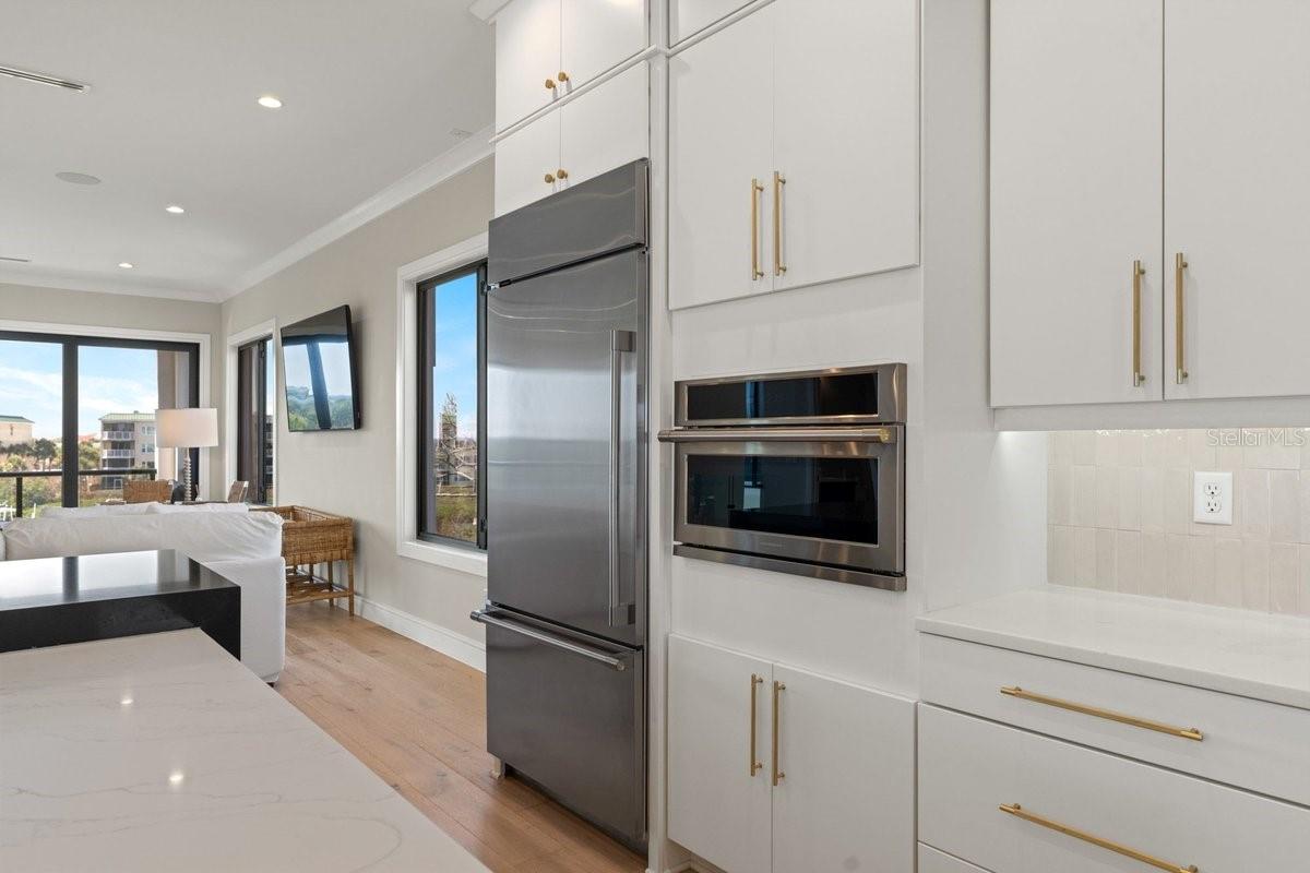 Image 22 of 70 For 552 Peninsula Avenue