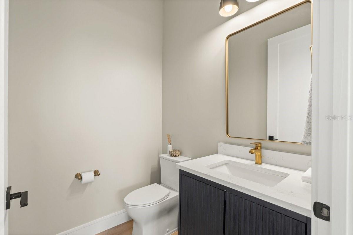 Image 25 of 70 For 552 Peninsula Avenue