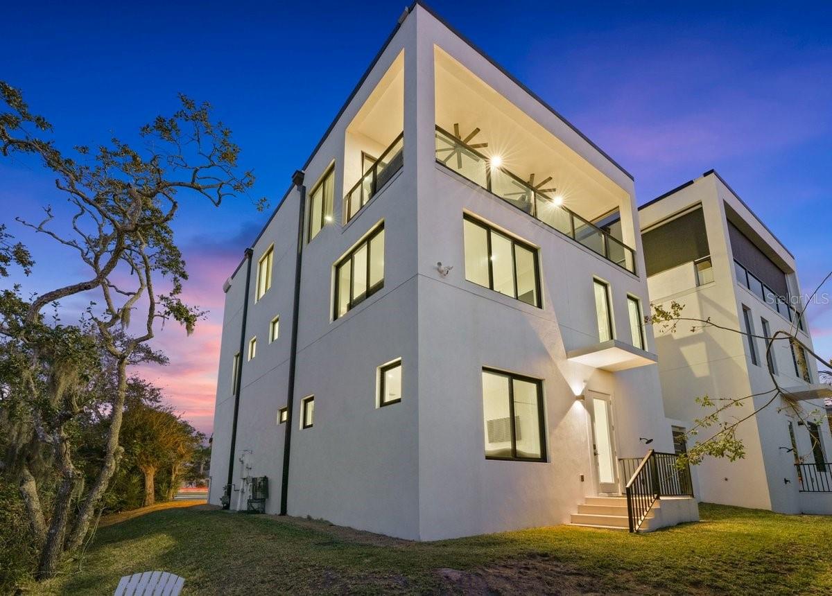 Image 4 of 70 For 552 Peninsula Avenue