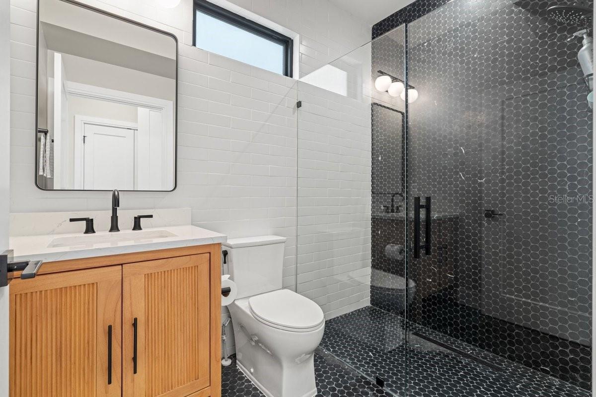 Image 41 of 70 For 552 Peninsula Avenue