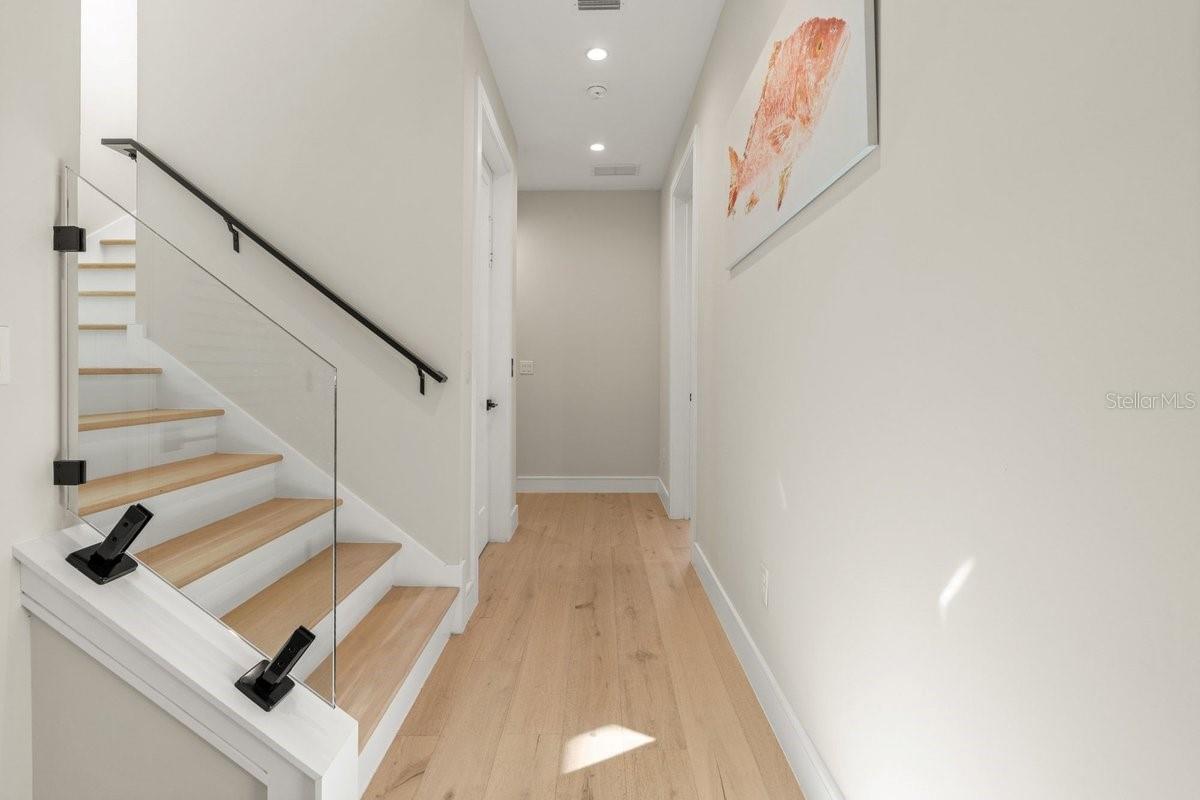 Image 42 of 70 For 552 Peninsula Avenue