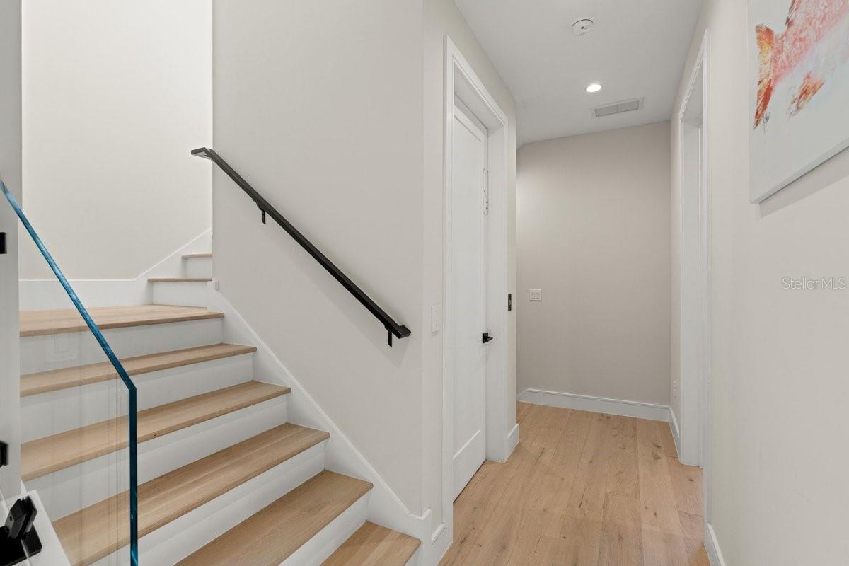 Image 48 of 70 For 552 Peninsula Avenue