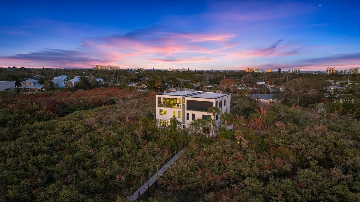 Image 57 of 70 For 552 Peninsula Avenue