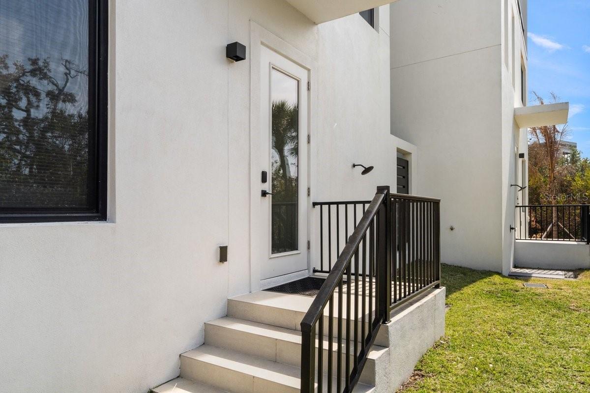 Image 68 of 70 For 552 Peninsula Avenue