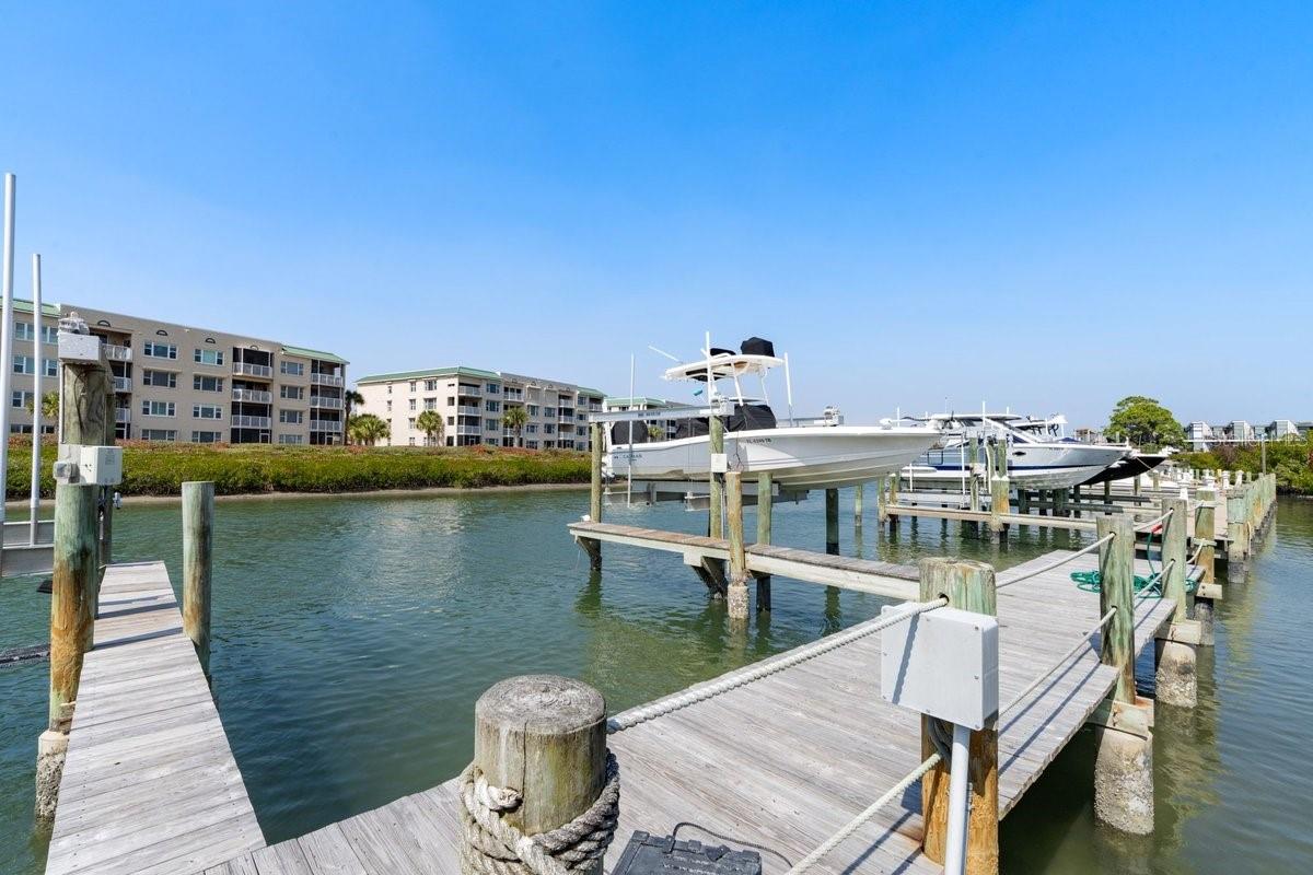 Image 8 of 70 For 552 Peninsula Avenue