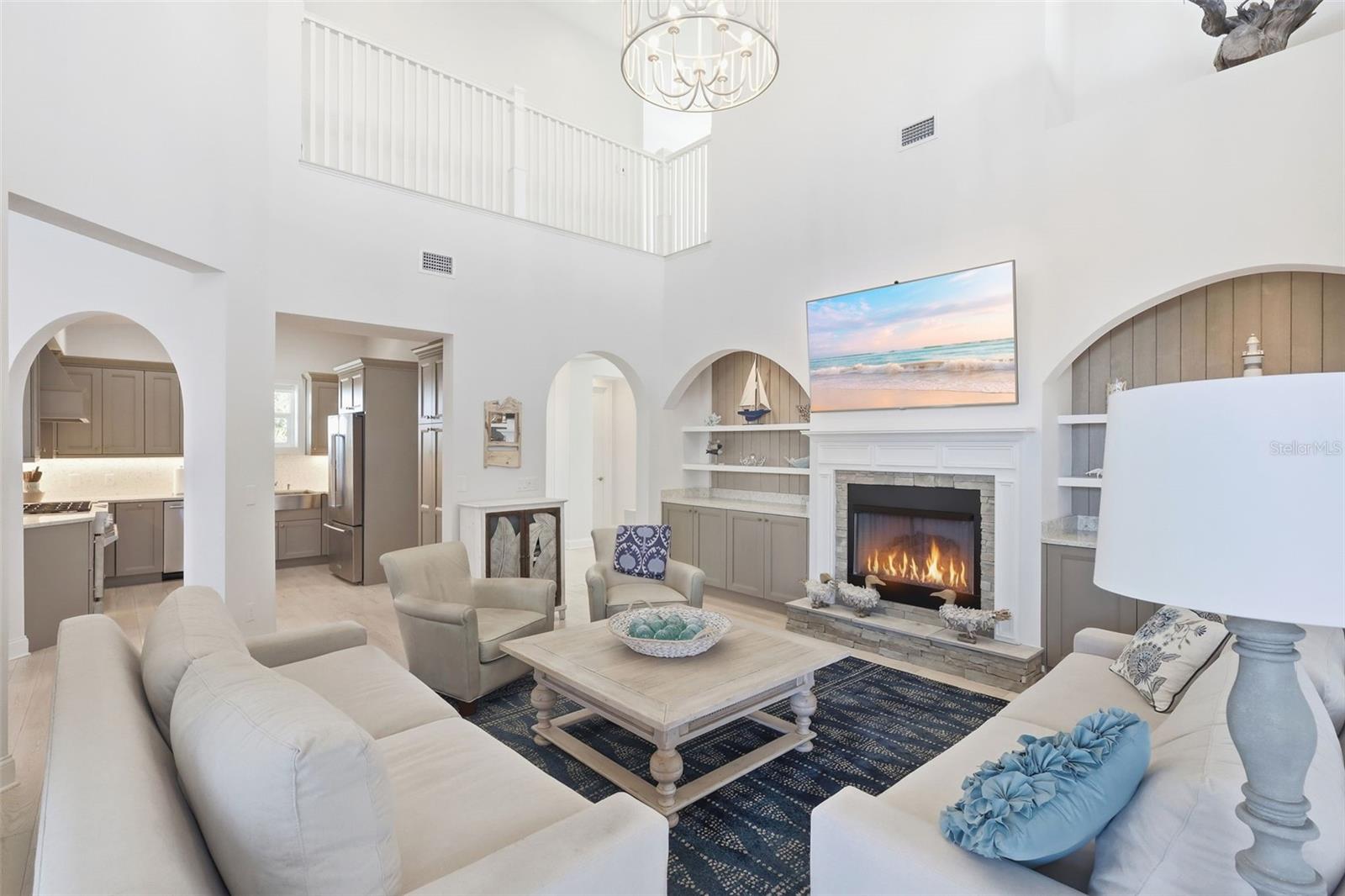 Listing photo id 8 for 2142 Villa Way