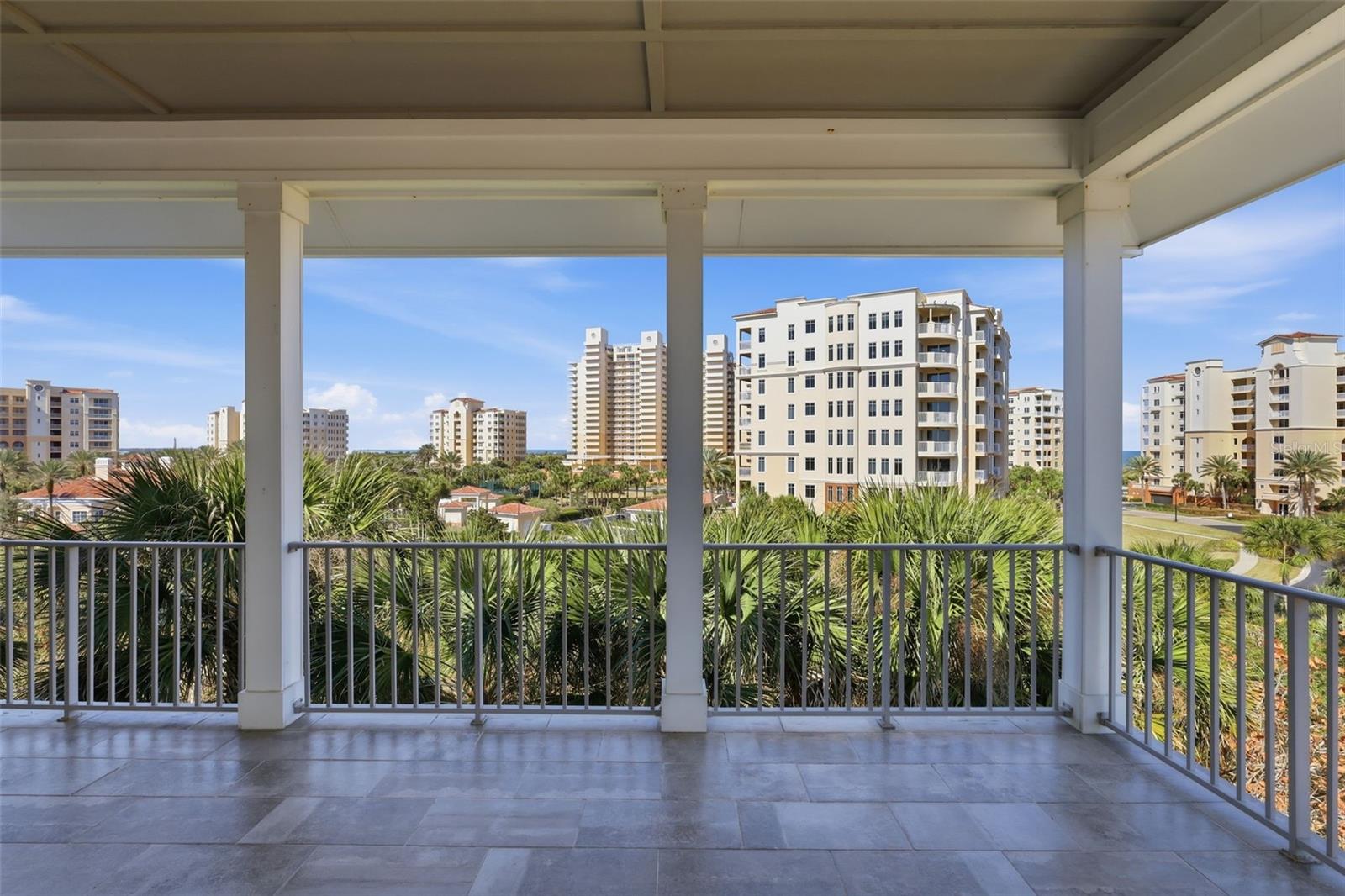 Listing photo id 34 for 2142 Villa Way