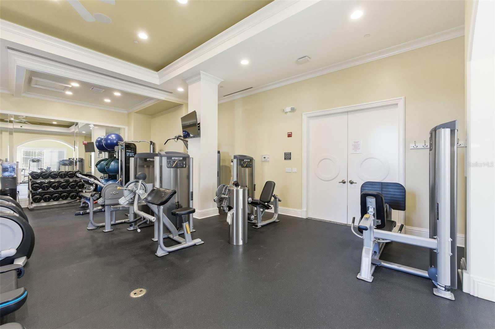 Listing photo id 44 for 2142 Villa Way