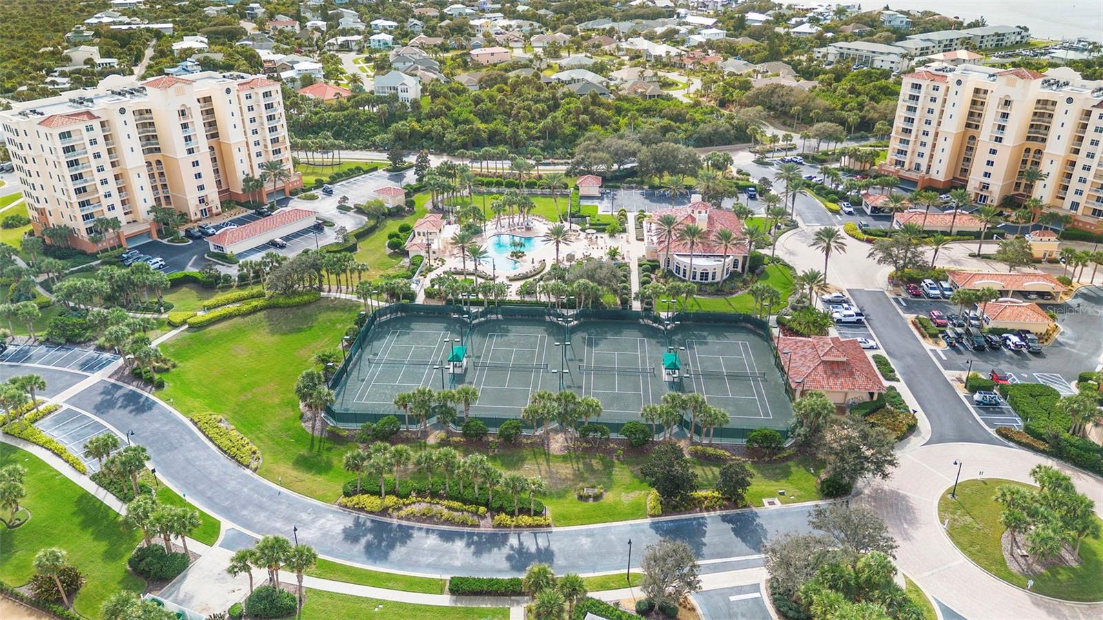 Listing photo id 49 for 2142 Villa Way