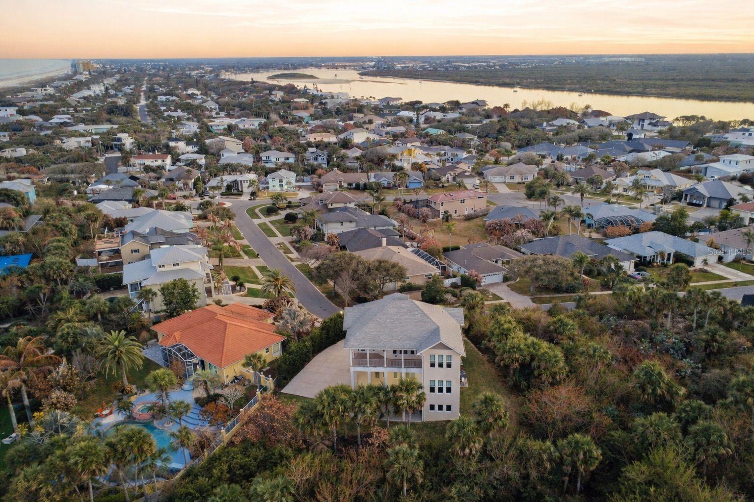 Listing photo id 53 for 2142 Villa Way