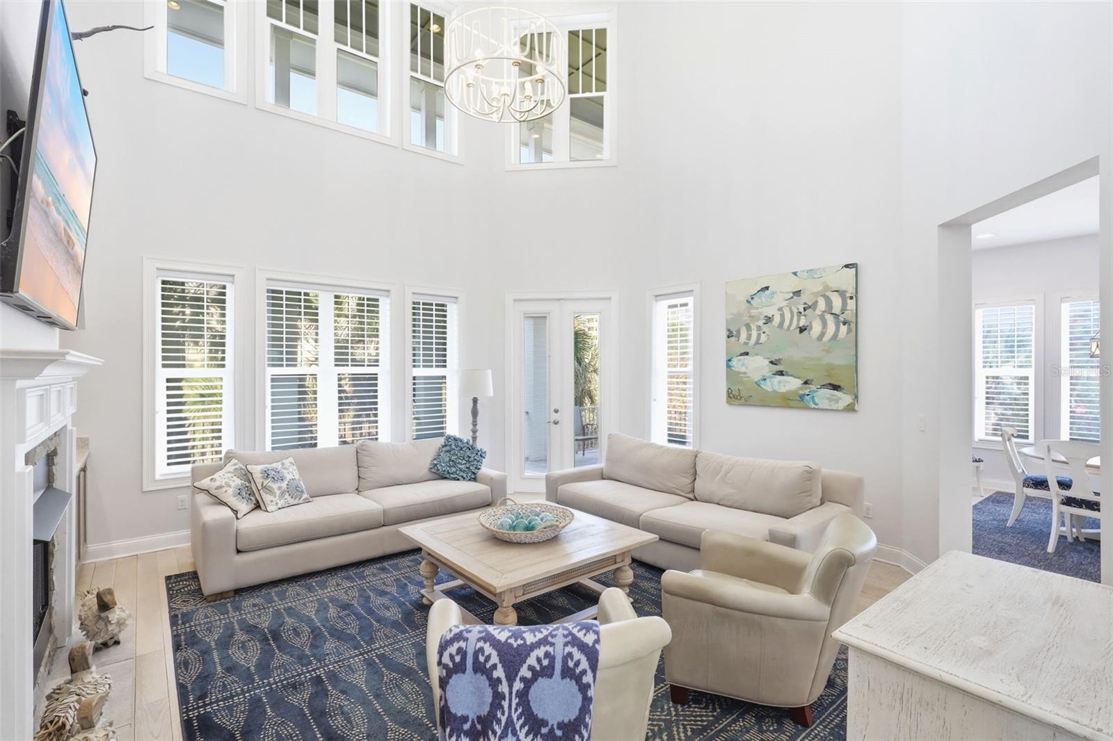 Listing photo id 6 for 2142 Villa Way