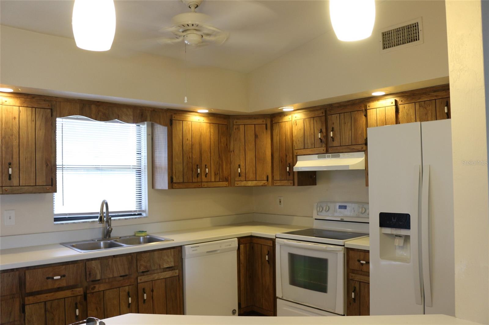 Image 6 of 12 For 4626 Atlantic Avenue