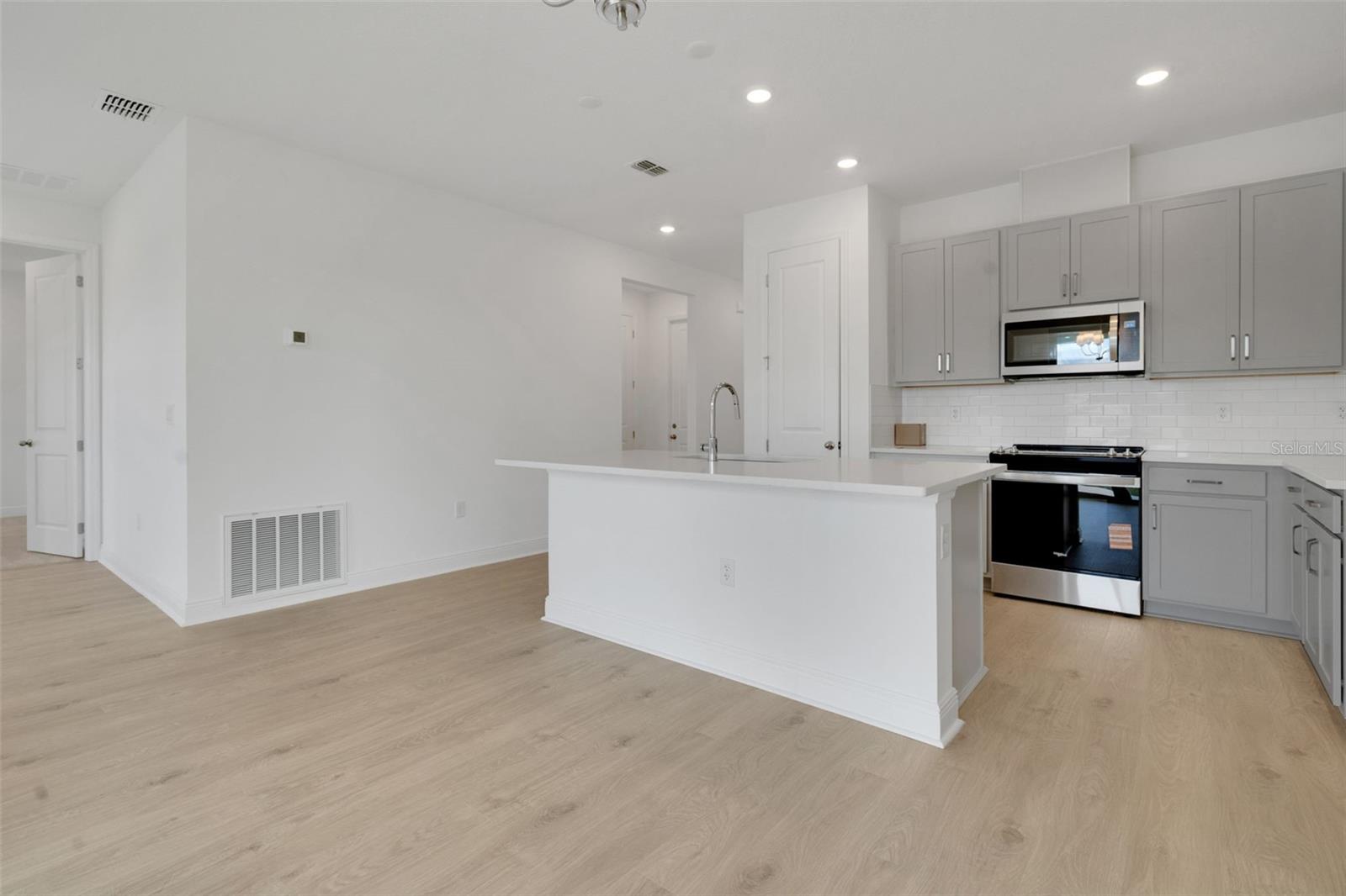 Image 17 of 36 For 1018 Swamp Chestnut Loop