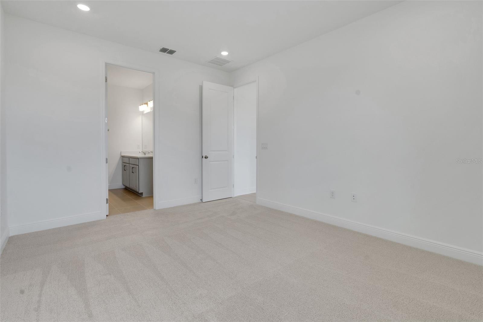 Image 22 of 36 For 1018 Swamp Chestnut Loop