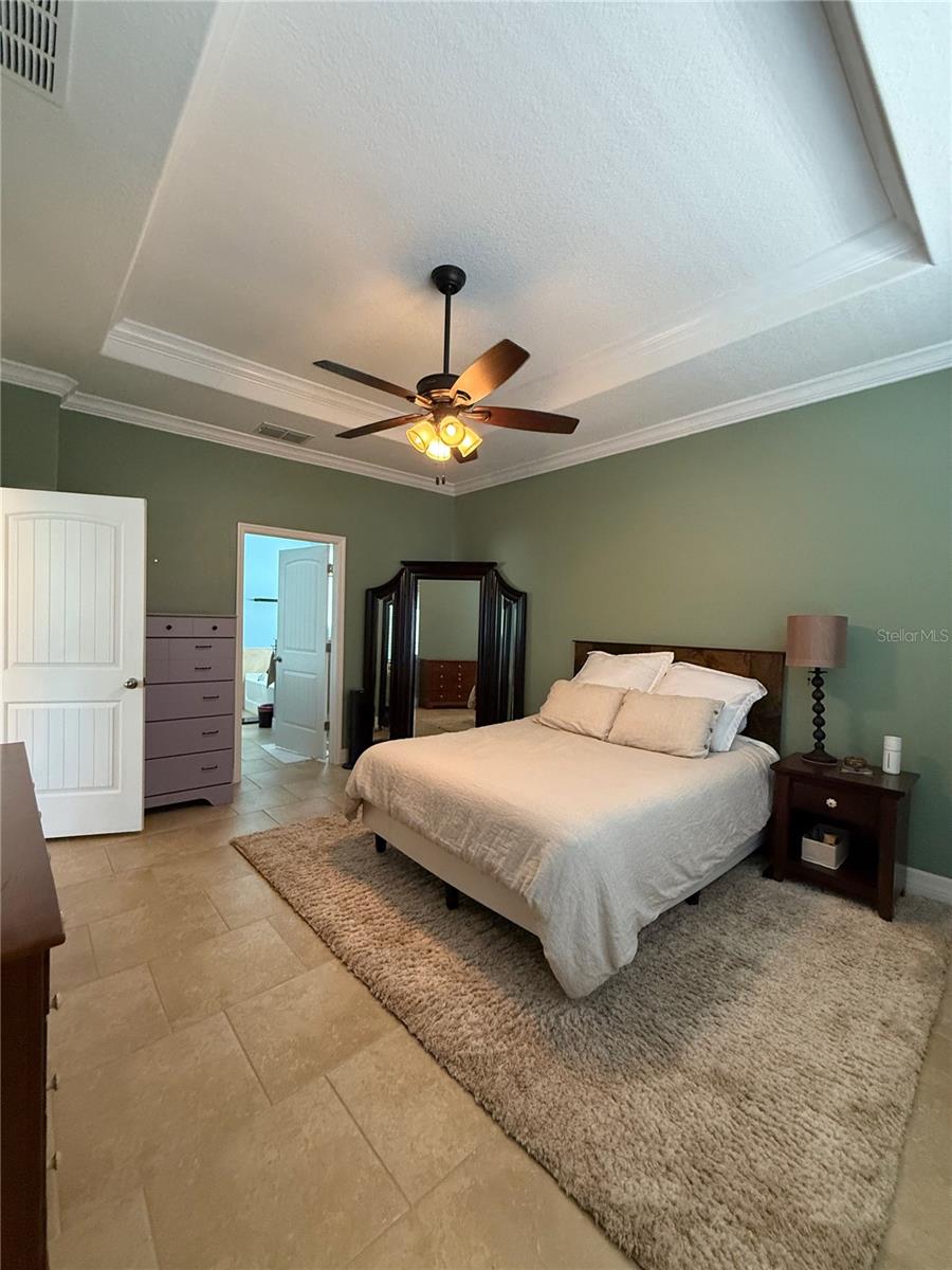 Image 25 of 39 For 264 Birkdale Drive